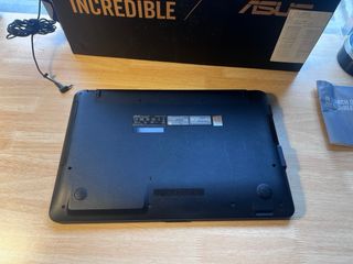 Portátil Asus F540Y + Caja