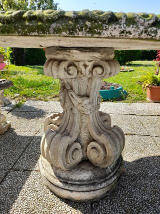 Tavolo da giardino con panche in cemento