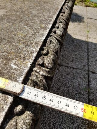 Tavolo da giardino con panche in cemento