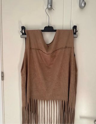 Chaleco de terciopelo con flecos