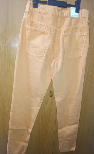Pantalones vaqueros naranjas