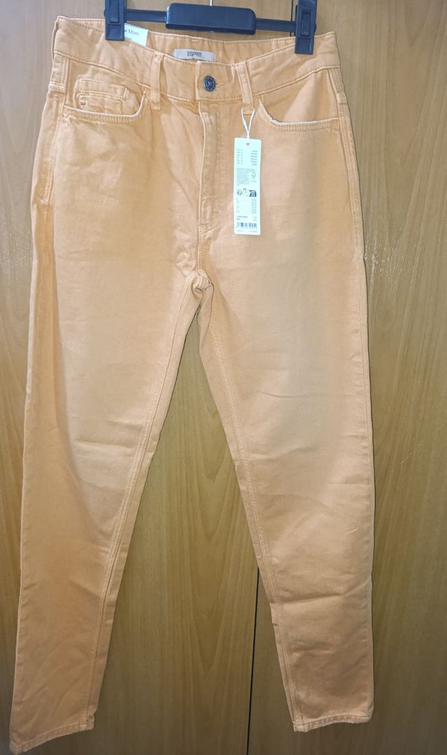 Pantalones vaqueros naranjas