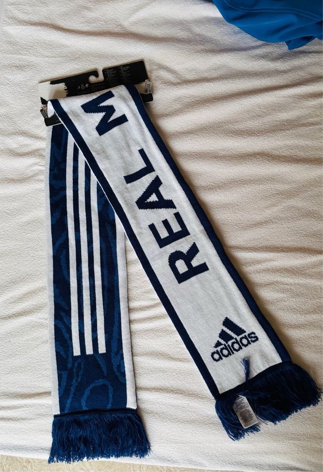 Bufanda Real Madrid firmada por Julio Baptista