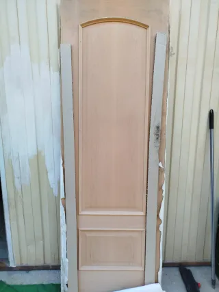 Puerta de madera interior