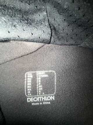 Chaqueta deportiva Kalenji gris con capucha