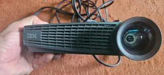 Proyector IBM IL1210 averiado
