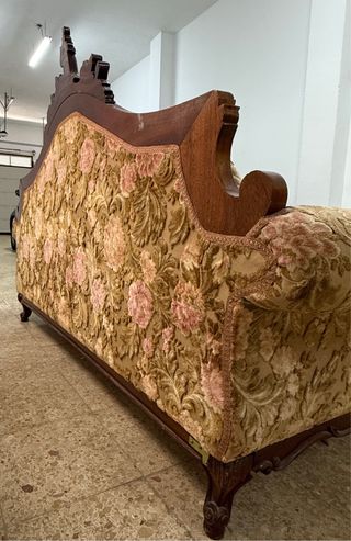Sofá antiguo estilo Victoriano o Luis XV