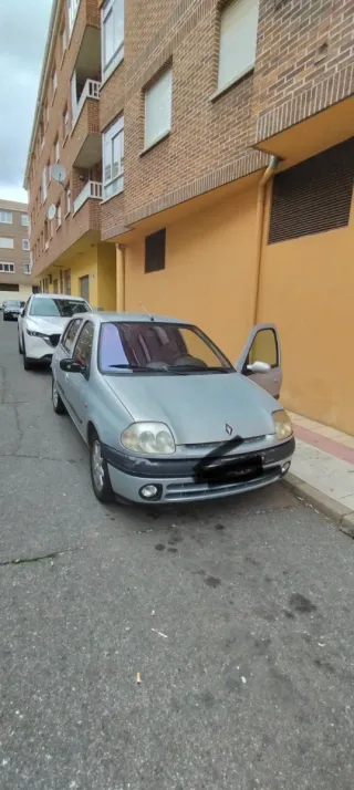 Renault Clio 1.4 16v 90cv.no interedados no molest