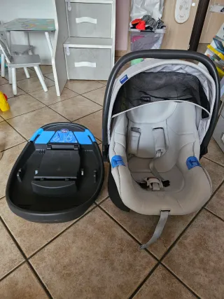 Ovetto Chicco + Base Auto