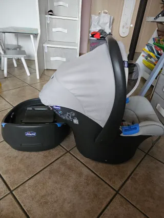 Ovetto Chicco + Base Auto