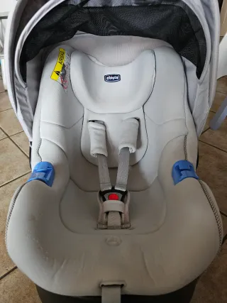 Ovetto Chicco + Base Auto
