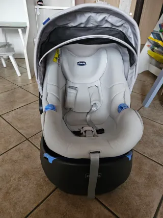 Ovetto Chicco + Base Auto