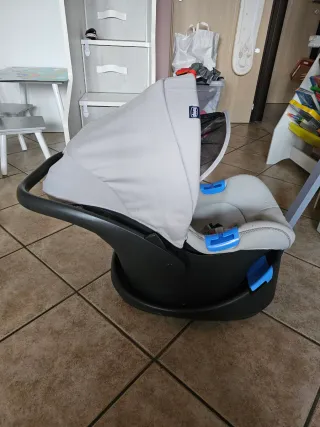 Ovetto Chicco + Base Auto