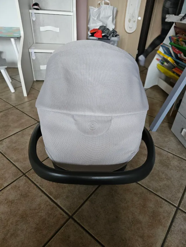 Ovetto Chicco + Base Auto