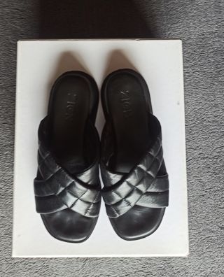 Sandalias Zign negras acolchadas