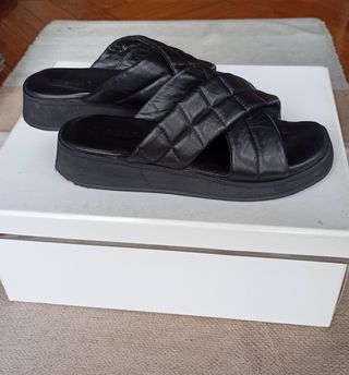 Sandalias Zign negras acolchadas