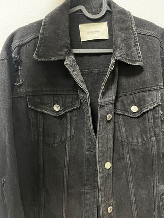 Chaqueta vaquera negra Stradivarius Talla S
