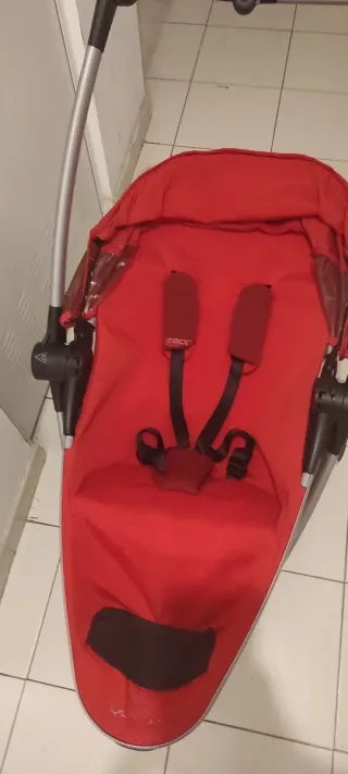 Silla de paseo Quinny roja