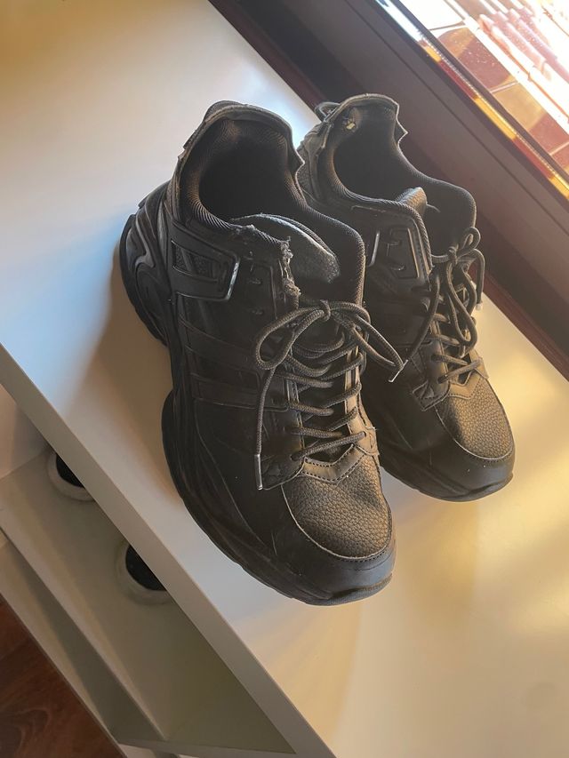 Zapatillas Guess Negras