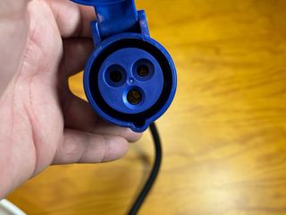 Adaptador Corriente Autocaravana