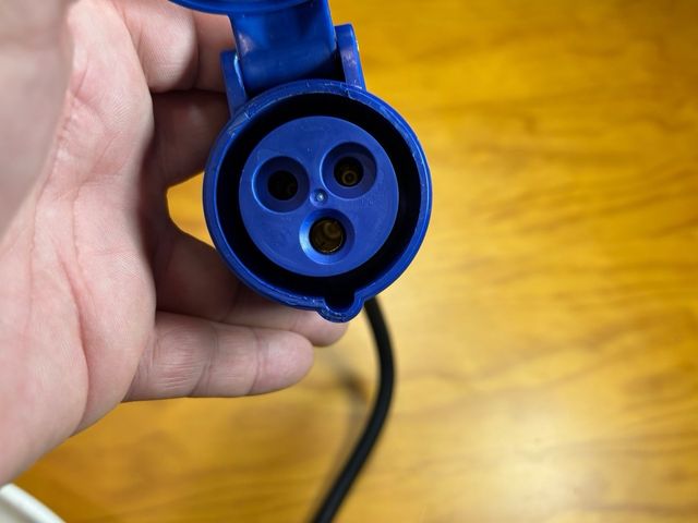 Adaptador Corriente Autocaravana