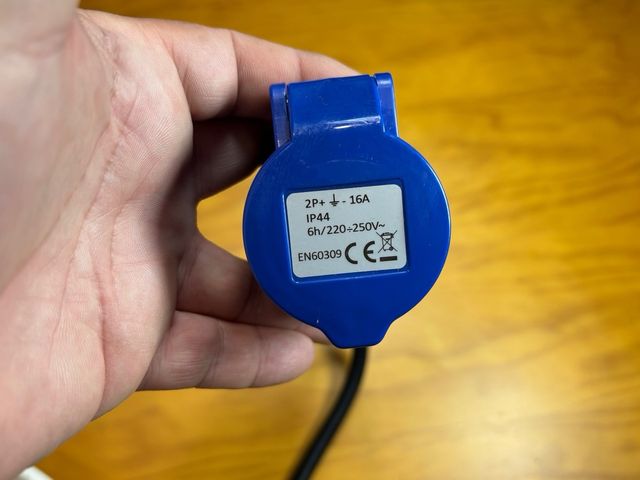 Adaptador Corriente Autocaravana