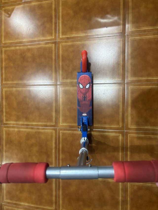 Patinete Spiderman