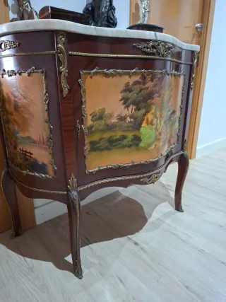 Cómoda estilo Luis XV