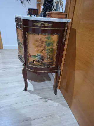 Cómoda estilo Luis XV