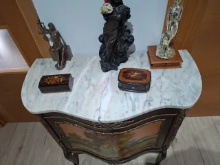 Cómoda estilo Luis XV