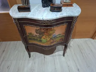 Cómoda estilo Luis XV