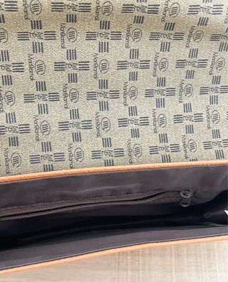 Bolso bandolera marrón y blanco