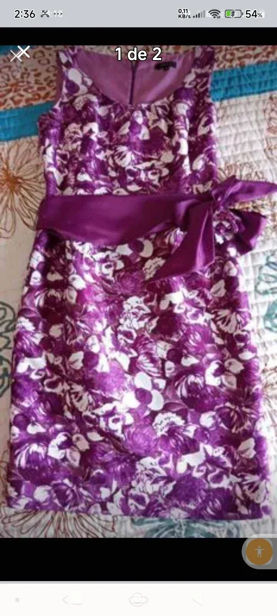 Vestido morado y blanco floral