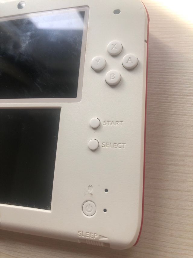 Nintendo 2DS Roja y Blanca