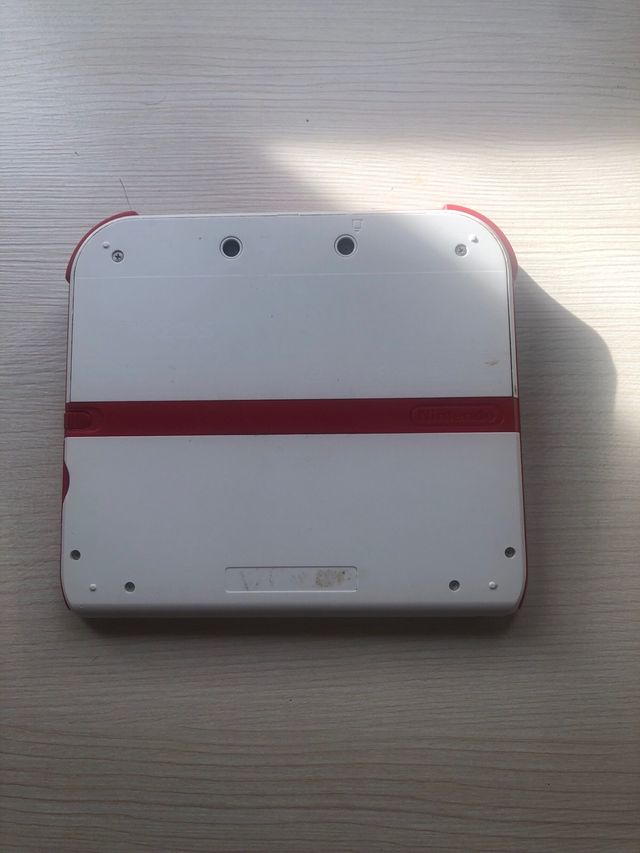 Nintendo 2DS Roja y Blanca