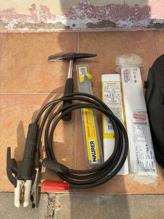 Soldadora Inverter Kevin 130 + Accesorios