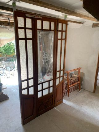 Puerta doble madera con cristales