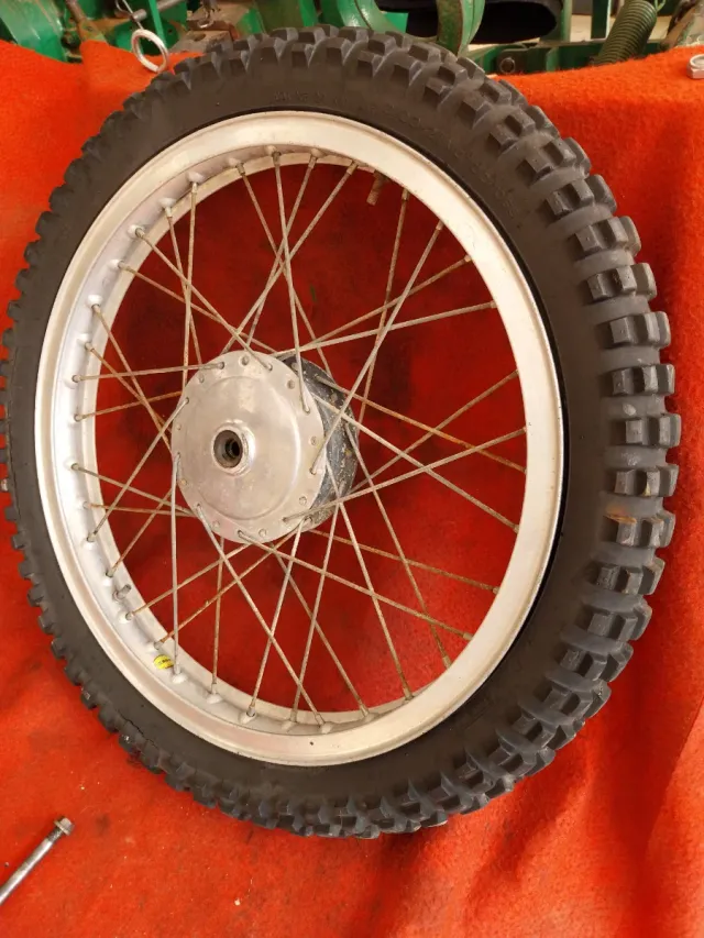 Llanta Bultaco Sherpa delantera