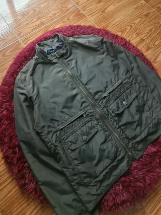 Chaqueta impermeable Massimo Dutti verde hombre