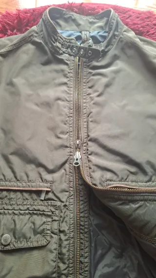 Chaqueta impermeable Massimo Dutti verde hombre