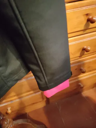 Cortavientos Tenth Mujer Negro y Fucsia