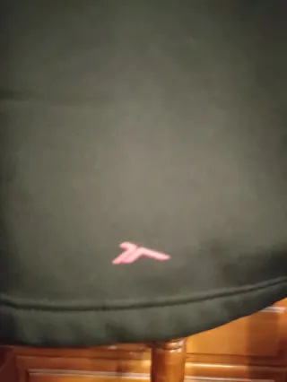 Cortavientos Tenth Mujer Negro y Fucsia