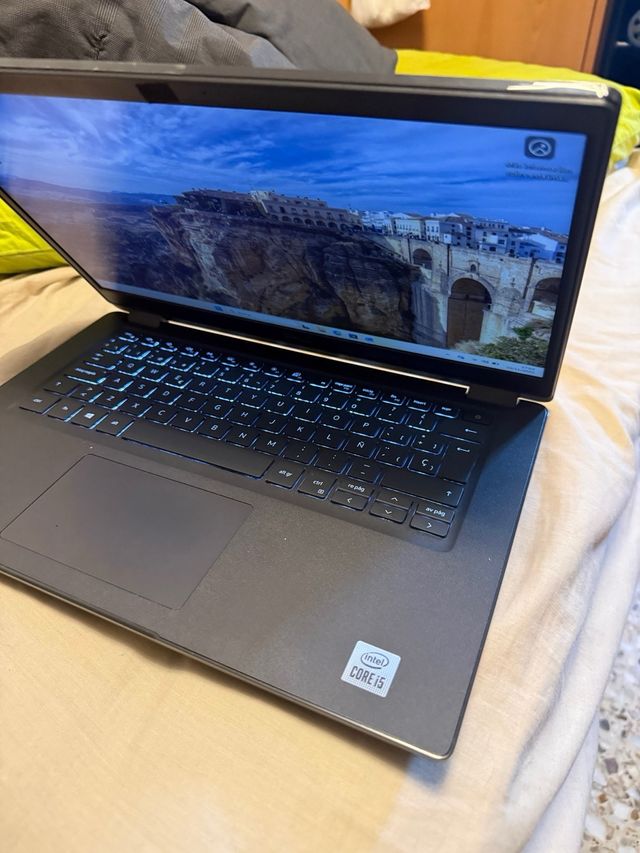 Portátil DELL de 250gb y 8 de memoria RAM