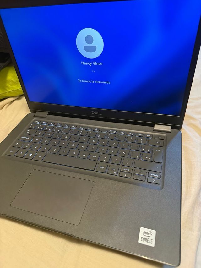 Portátil DELL de 250gb y 8 de memoria RAM