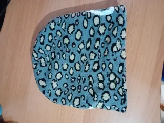 Gorro Corteiz Gris y Blanco