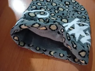 Gorro Corteiz Gris y Blanco