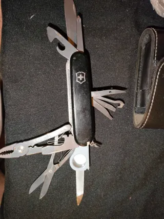 Canivete Victorinox SwissChamp Preto