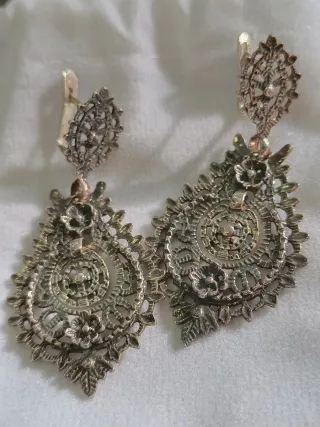 Pendientes de plata antiguos