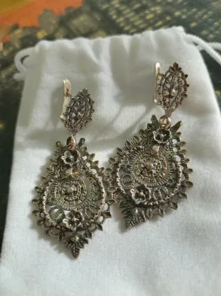 Pendientes de plata antiguos