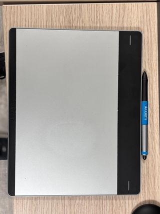 Wacom Intuos CTH-680 Tableta Gráfica